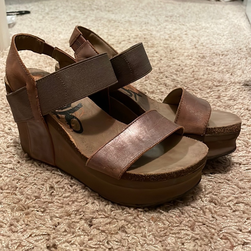 OTBT platform sandal